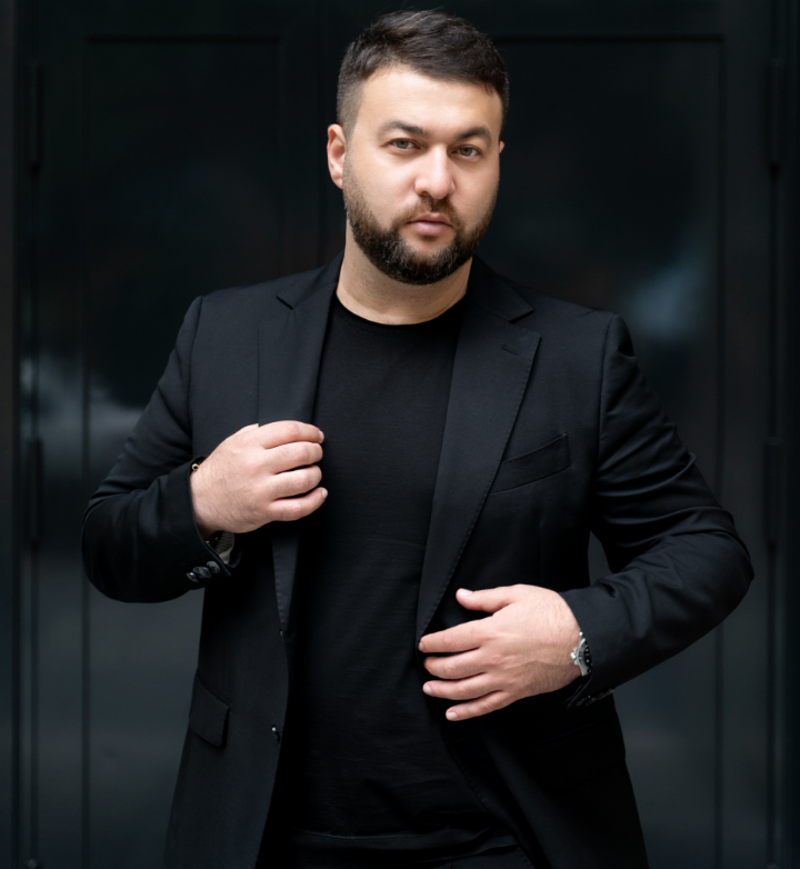 biography_photo_4